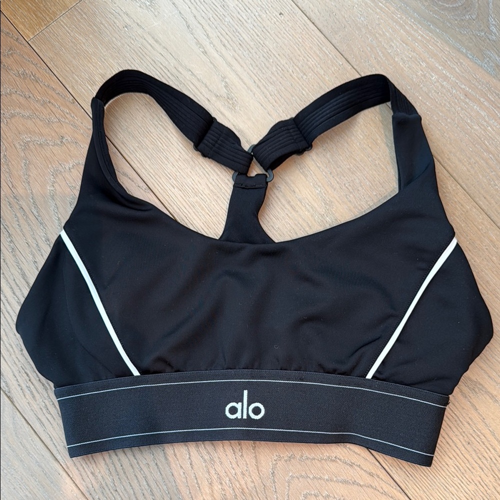 ALO Yoga Airlift Suit Up Bra in Small